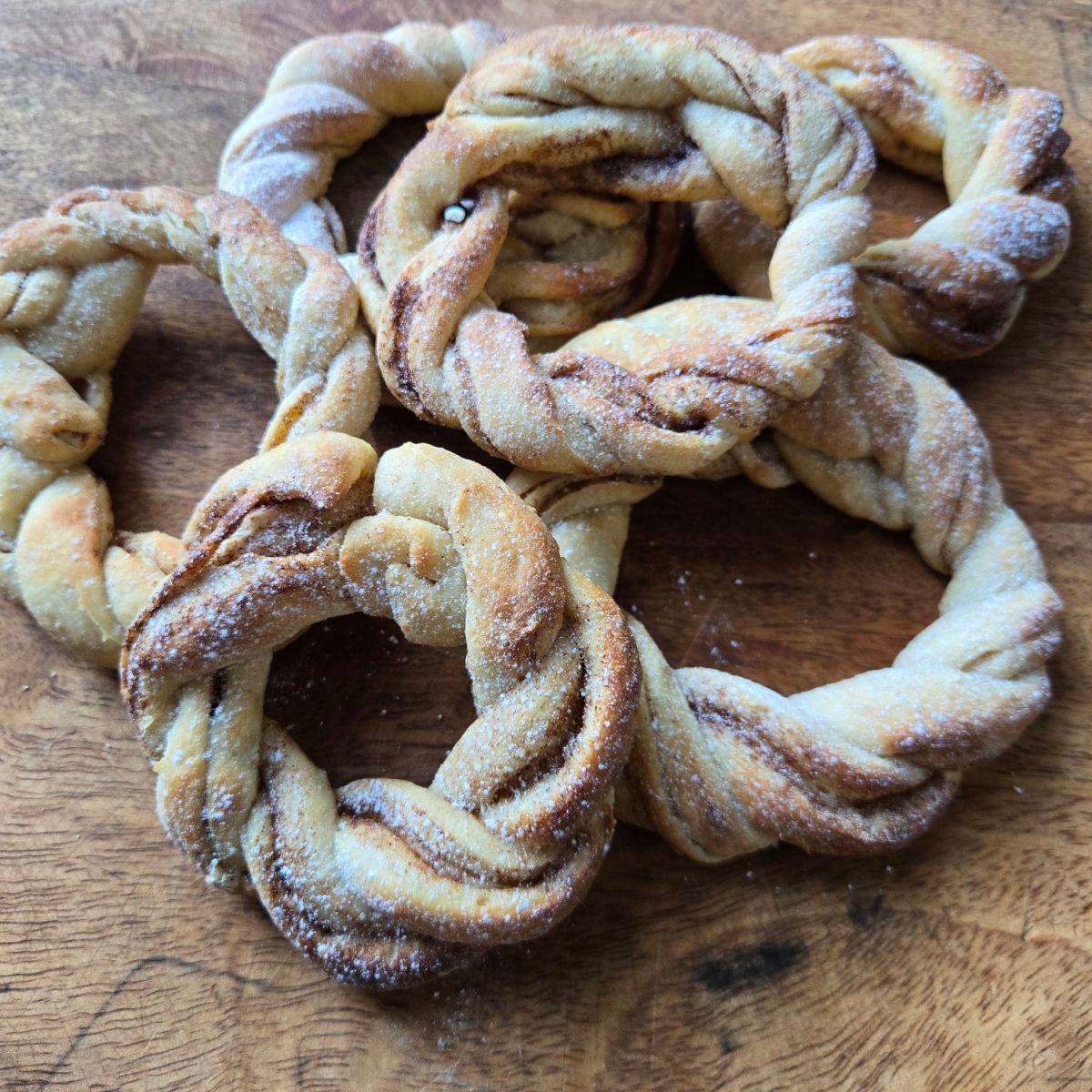 CINNAMON WREATHS