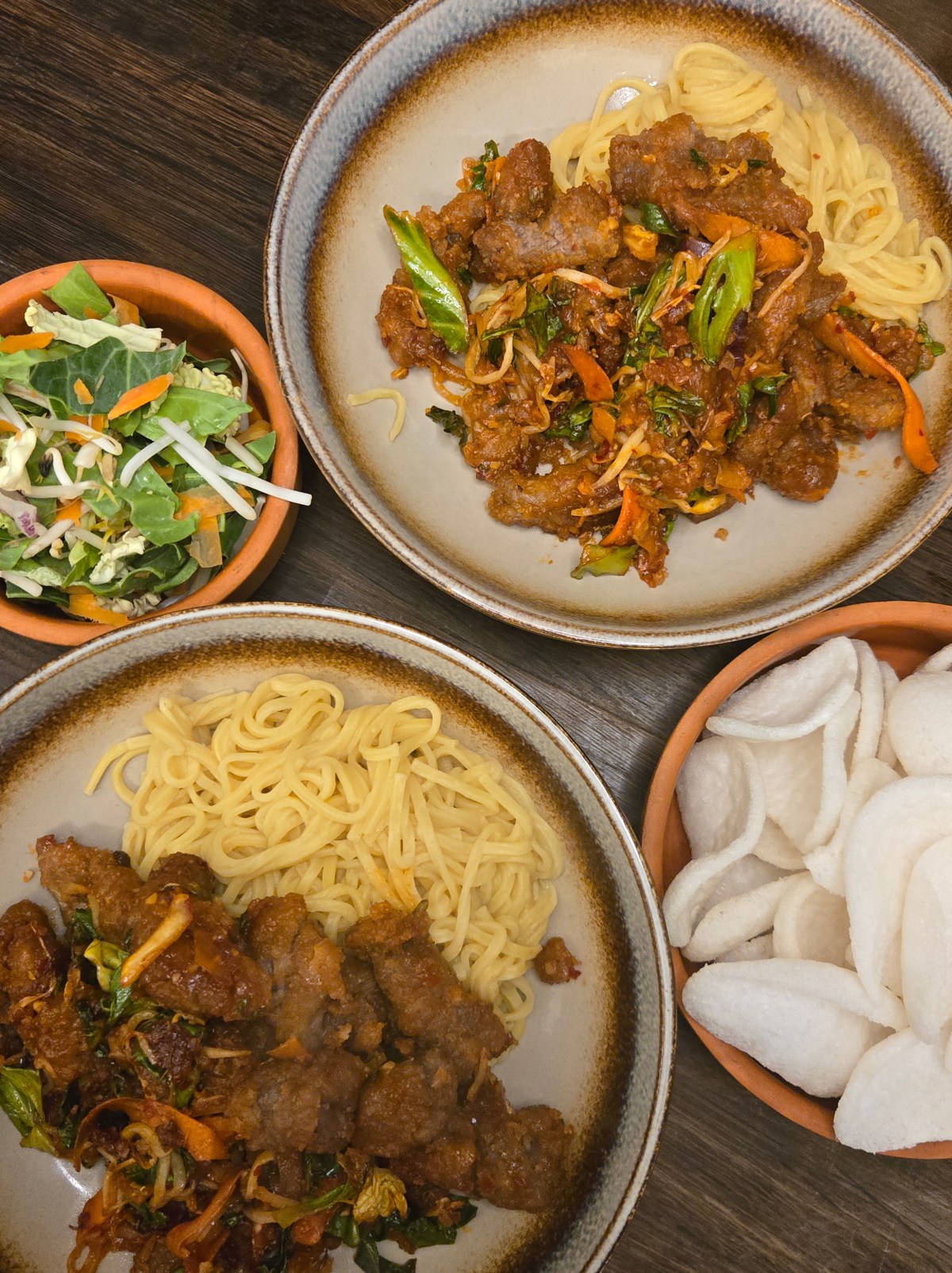 CRISPY CHILLI BEEF&nbsp;NOODLES