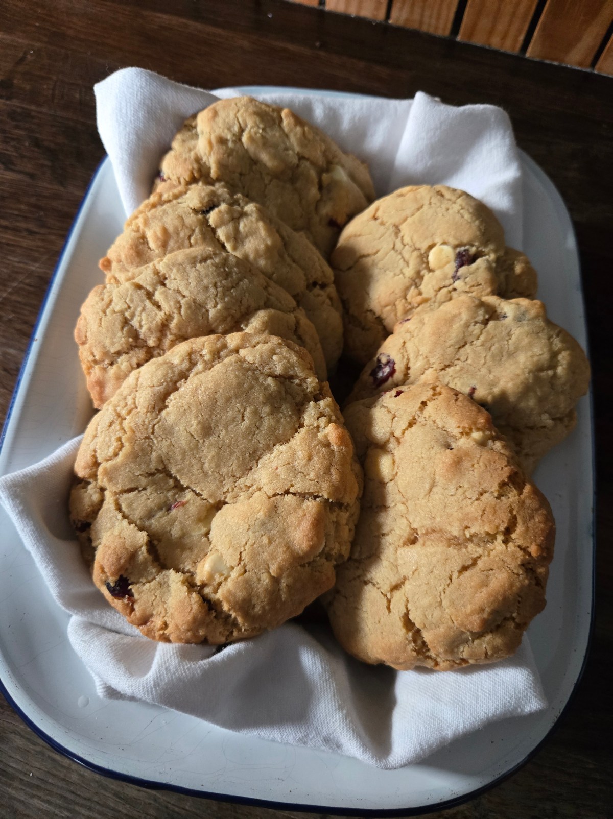 WHITE CHOCOLATE AND CRANBERRY&nbsp;COOKIES