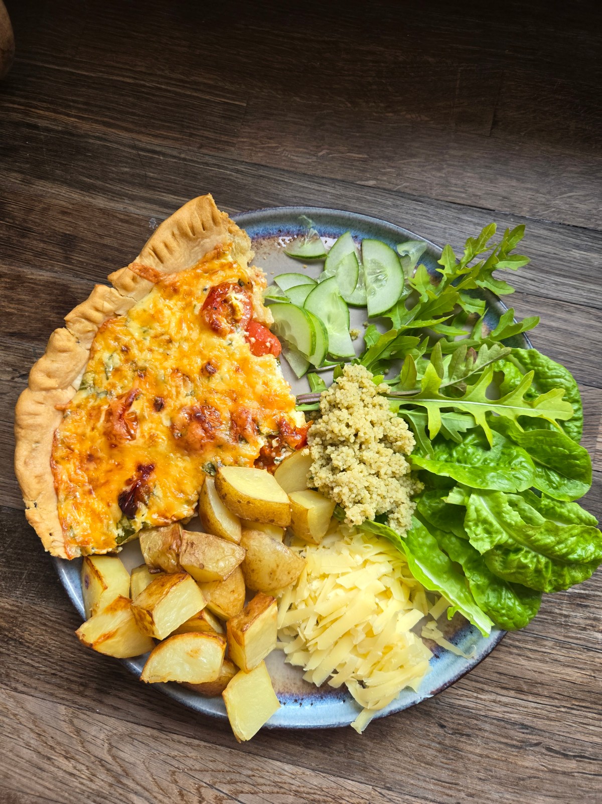 CHEESE & TOMATO&nbsp;QUICHE